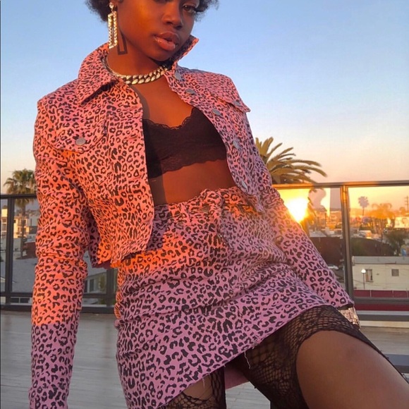 Dresses & Skirts - Pink Leopard print denim skirt set